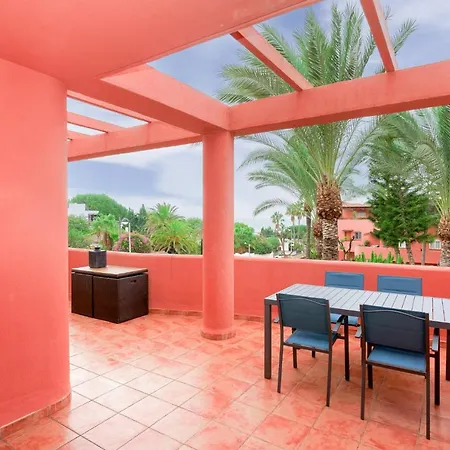 A&n Access With Pools & Terrace شقة